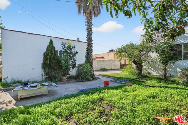1544 S Point View Street, Los Angeles, CA 90035