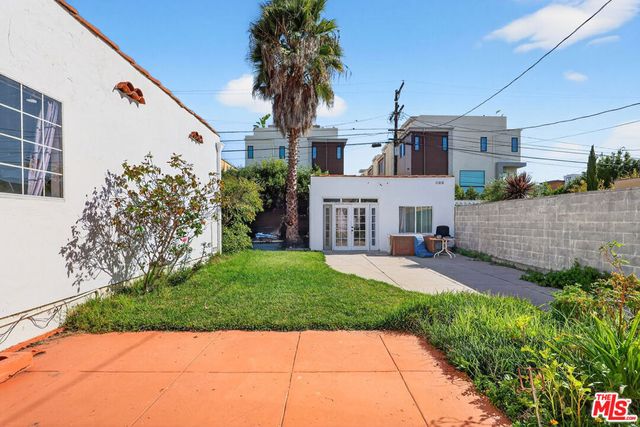 1544 S Point View Street, Los Angeles, CA 90035