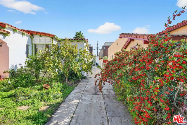 1544 S Point View Street, Los Angeles, CA 90035