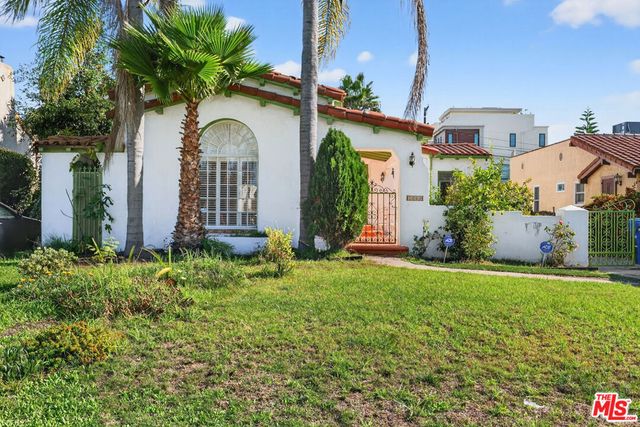 1544 S Point View Street, Los Angeles, CA 90035