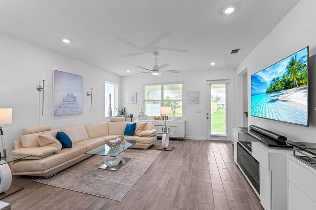 5726 Graceful Way, Delray Beach, FL 33484