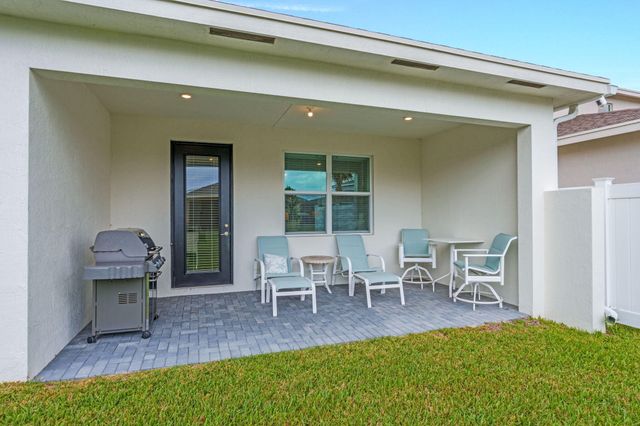 5726 Graceful Way, Delray Beach, FL 33484