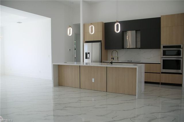 214 SE 8th ST, Cape Coral, FL 33990