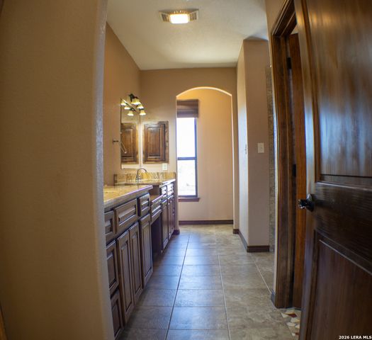 201 Abrego Lake, Floresville, TX 78114