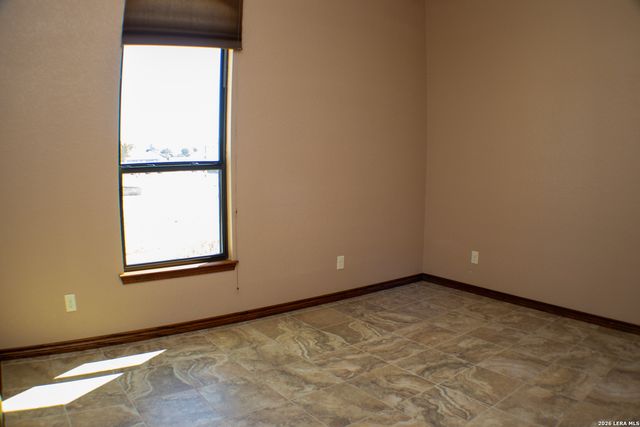 201 Abrego Lake, Floresville, TX 78114