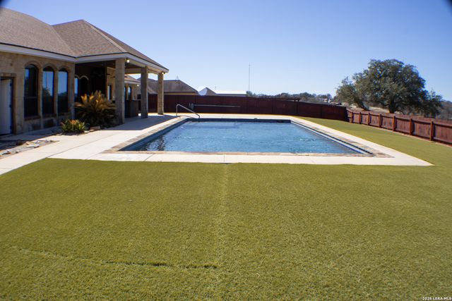 201 Abrego Lake, Floresville, TX 78114