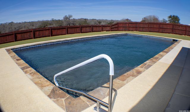 201 Abrego Lake, Floresville, TX 78114