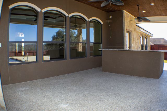 201 Abrego Lake, Floresville, TX 78114