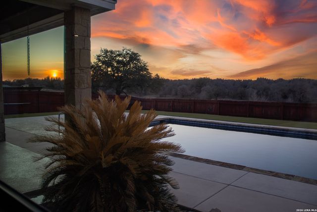 201 Abrego Lake, Floresville, TX 78114