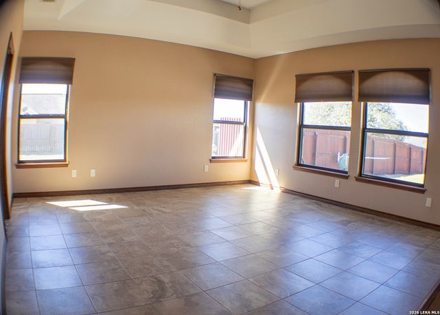 201 Abrego Lake, Floresville, TX 78114