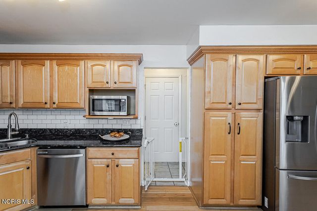 3212 Lambert Drive, Toledo, OH 43613