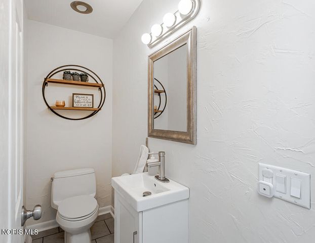 3212 Lambert Drive, Toledo, OH 43613