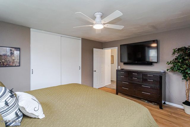 3212 Lambert Drive, Toledo, OH 43613