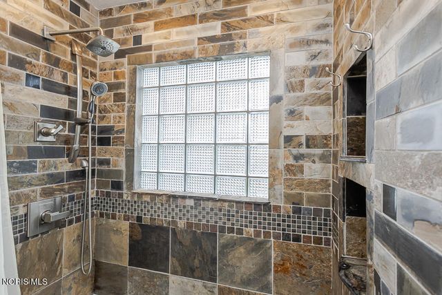 3212 Lambert Drive, Toledo, OH 43613