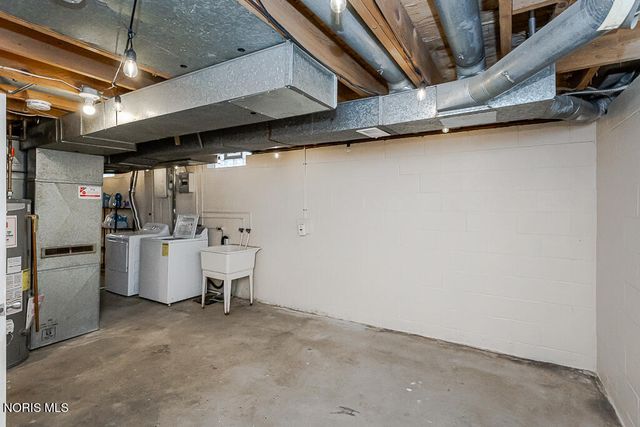 3212 Lambert Drive, Toledo, OH 43613