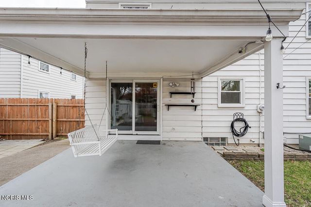 3212 Lambert Drive, Toledo, OH 43613