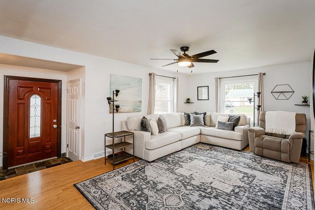 3212 Lambert Drive, Toledo, OH 43613