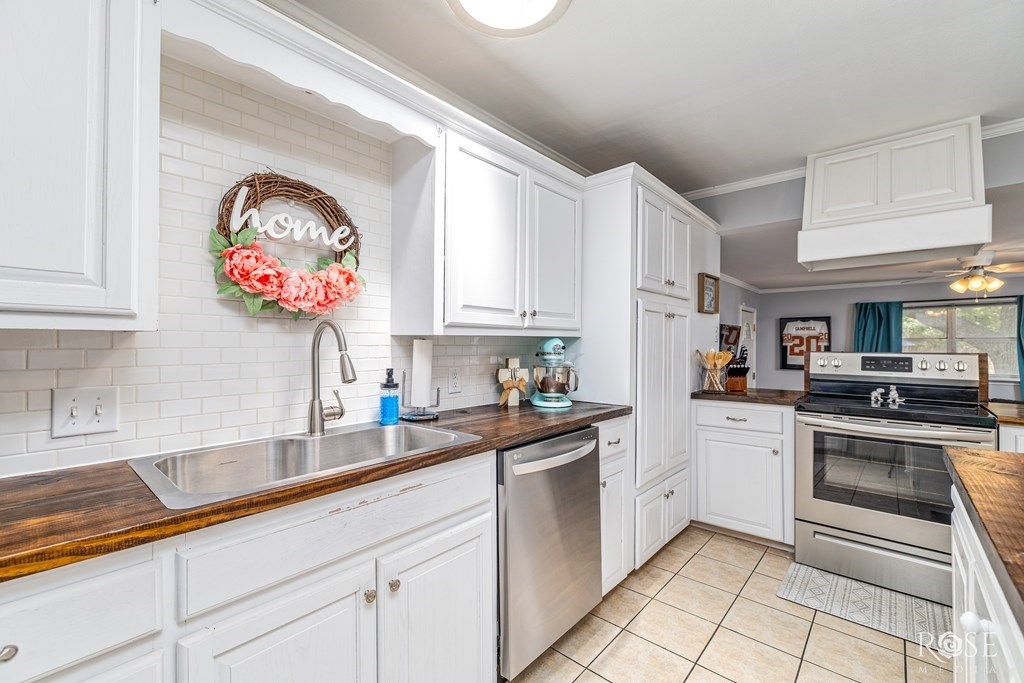 Image 12 of property listing at 1951 W Twohig Ave, San Angelo, TX 76901