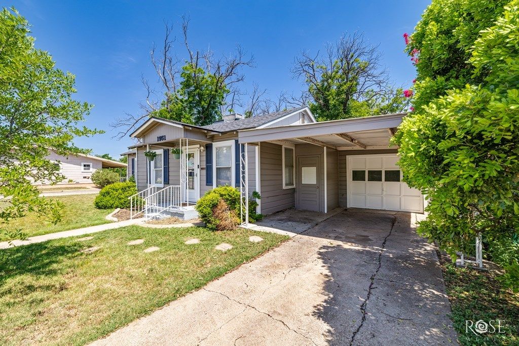 Image 4 of property listing at 1951 W Twohig Ave, San Angelo, TX 76901