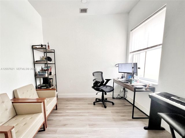 1901 Cedar Ct, Weston, FL 33327