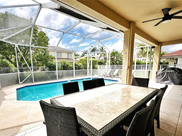 1901 Cedar Ct, Weston, FL 33327