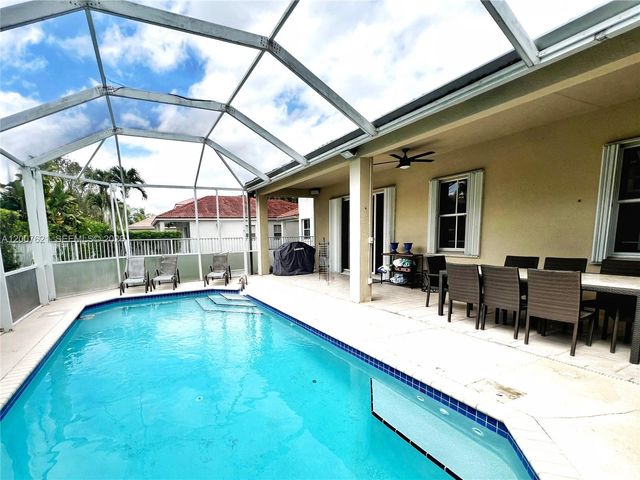 1901 Cedar Ct, Weston, FL 33327