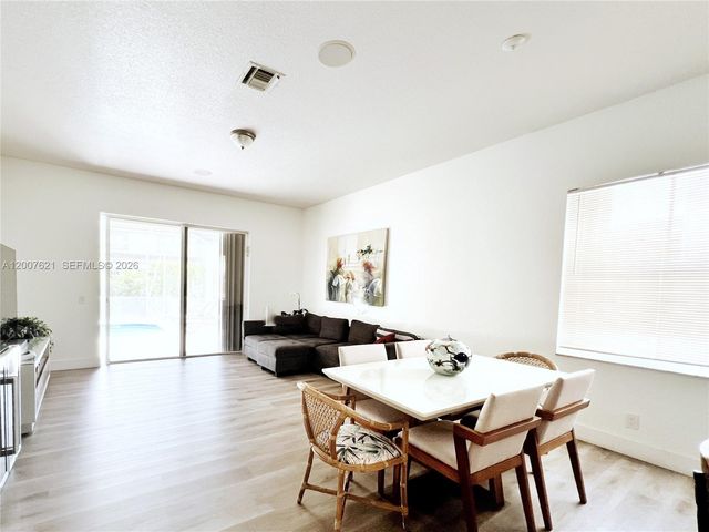 1901 Cedar Ct, Weston, FL 33327