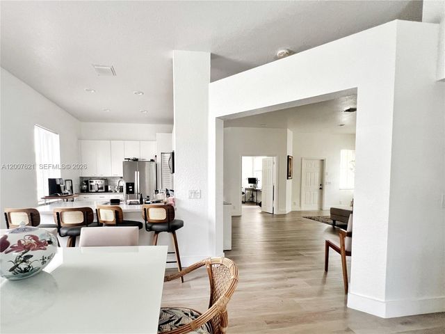 1901 Cedar Ct, Weston, FL 33327