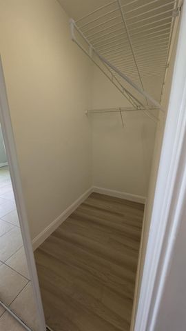 325 Mulberry Grove Rd, Royal Palm Beach, FL 33411