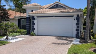 325 Mulberry Grove Rd, Royal Palm Beach, FL 33411