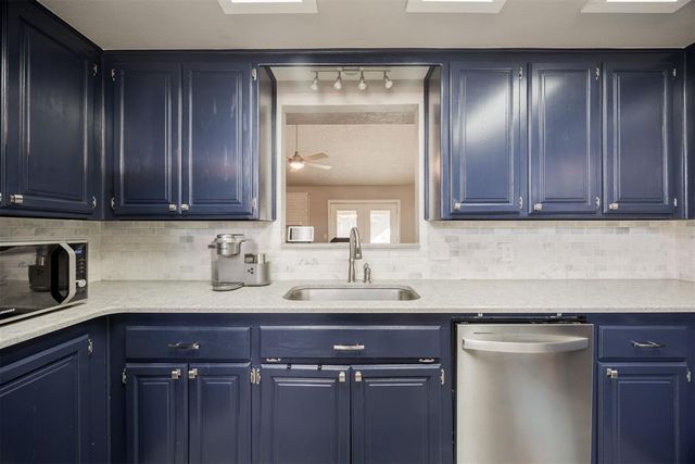 1125 Sennybridge Drive, Yukon, OK 73099