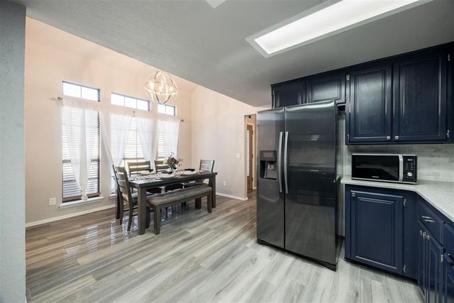 1125 Sennybridge Drive, Yukon, OK 73099