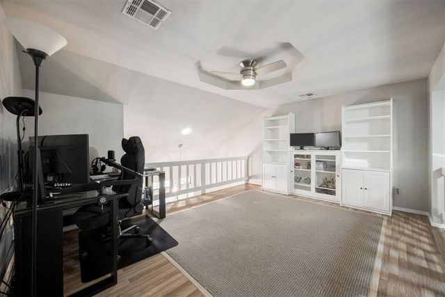 1125 Sennybridge Drive, Yukon, OK 73099