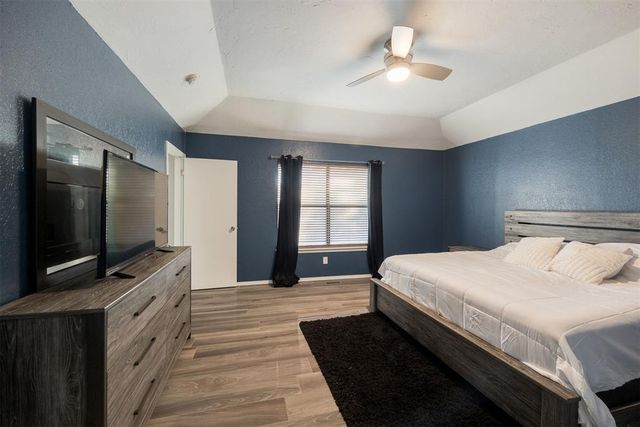 1125 Sennybridge Drive, Yukon, OK 73099