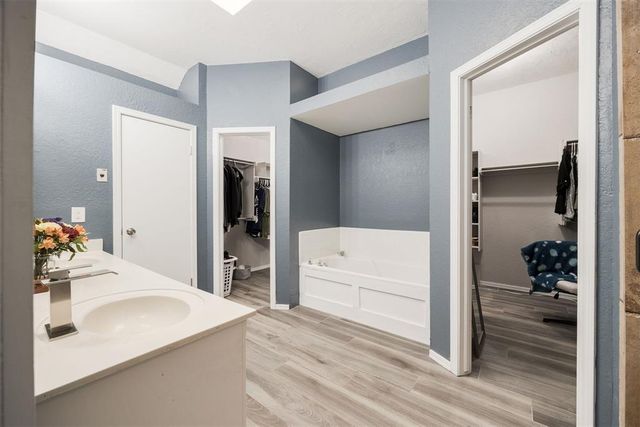 1125 Sennybridge Drive, Yukon, OK 73099