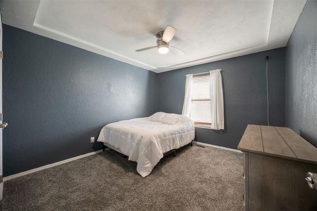 1125 Sennybridge Drive, Yukon, OK 73099