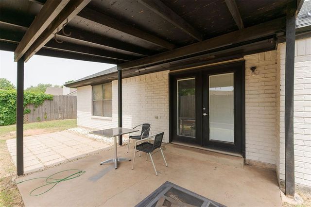 1125 Sennybridge Drive, Yukon, OK 73099