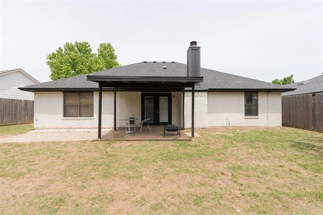 1125 Sennybridge Drive, Yukon, OK 73099