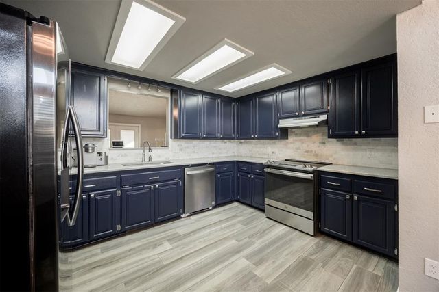 1125 Sennybridge Drive, Yukon, OK 73099