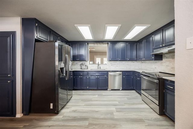 1125 Sennybridge Drive, Yukon, OK 73099