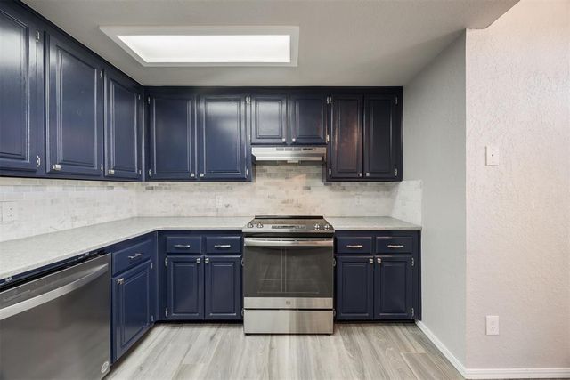 1125 Sennybridge Drive, Yukon, OK 73099