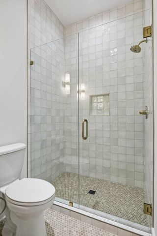 832A Neartop Dr, Nashville, TN 37205