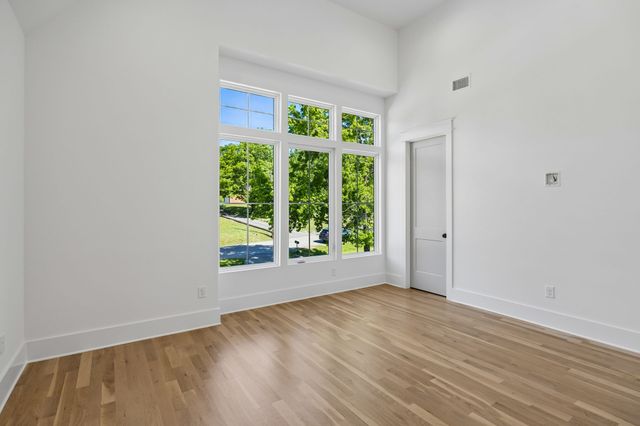 832A Neartop Dr, Nashville, TN 37205