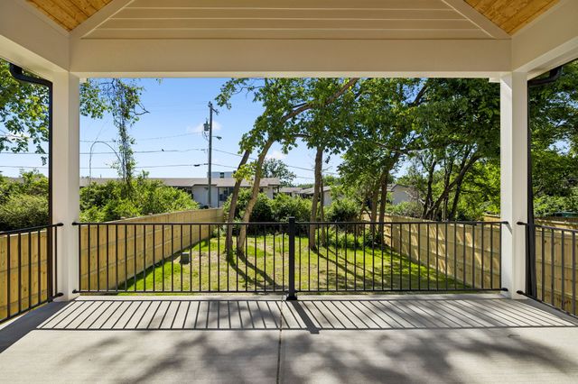 832A Neartop Dr, Nashville, TN 37205