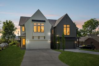 832A Neartop Dr, Nashville, TN 37205
