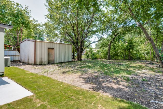 2922 Mayhew Drive, Dallas, TX 75228