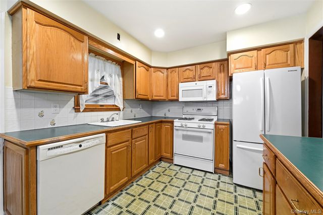 947 White Birch Lane, Wantagh, NY 11793