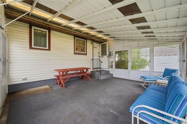 947 White Birch Lane, Wantagh, NY 11793