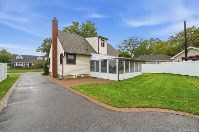 947 White Birch Lane, Wantagh, NY 11793