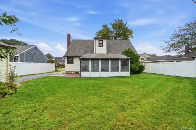 947 White Birch Lane, Wantagh, NY 11793